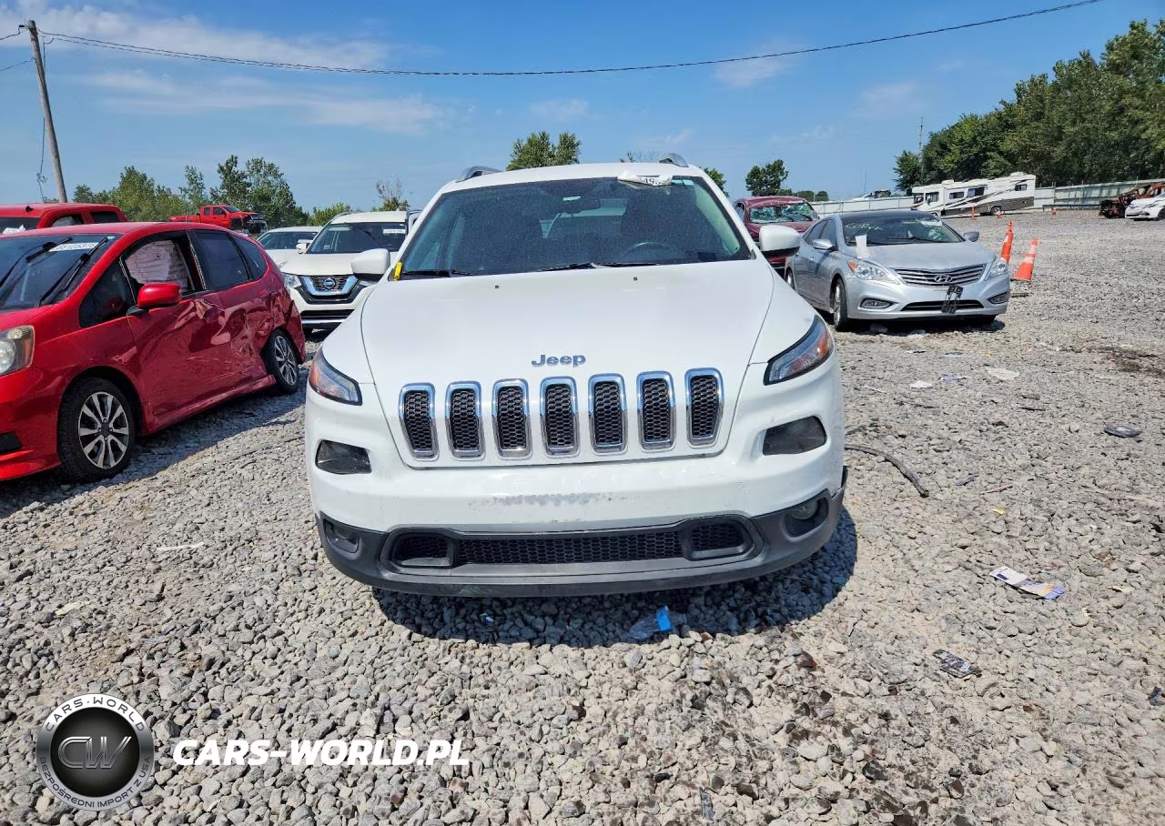 2018 Jeep Cherokee Latitude Plus VIN:1C4PJLLX2JD525089 - 5
