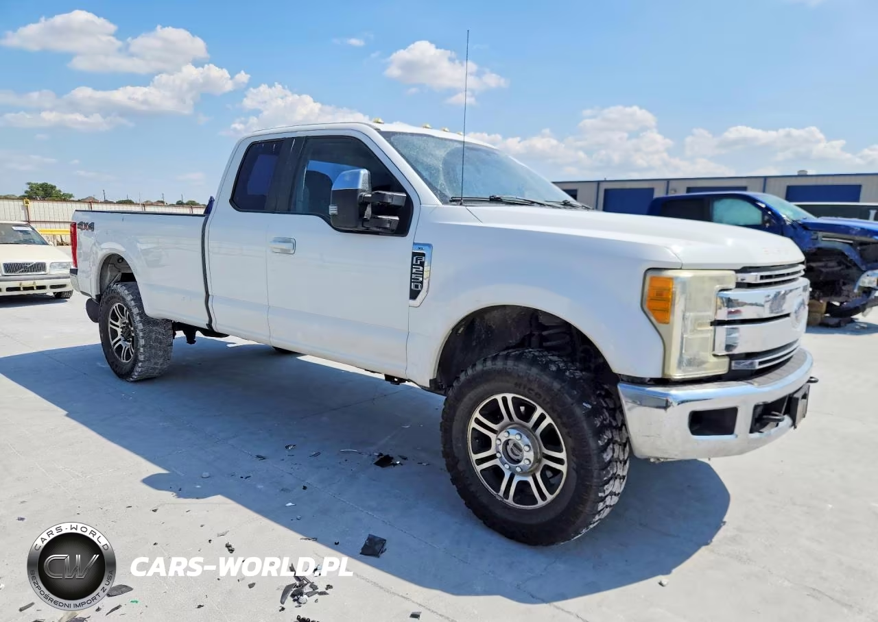 2017 Ford F250 Super Duty VIN:1FT7X2B67HEC60272 - 4