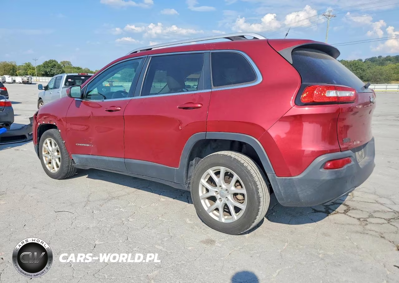 2015 Jeep Cherokee Latitude VIN:1C4PJLCB1FW616984 - 2