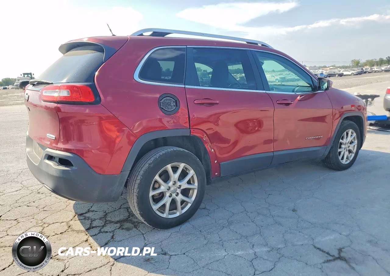 2015 Jeep Cherokee Latitude VIN:1C4PJLCB1FW616984 - 3