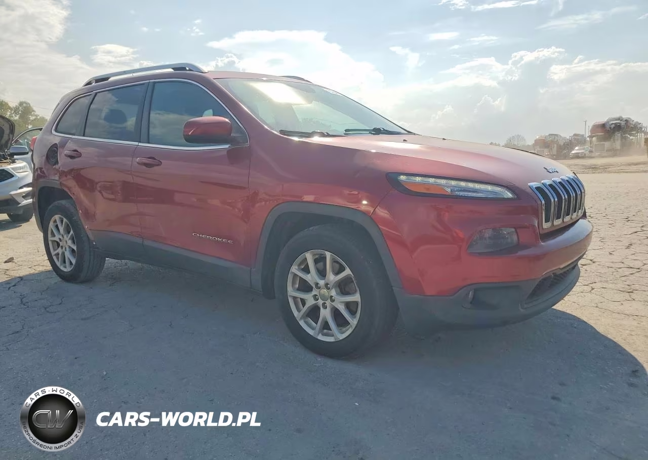 2015 Jeep Cherokee Latitude VIN:1C4PJLCB1FW616984 - 4