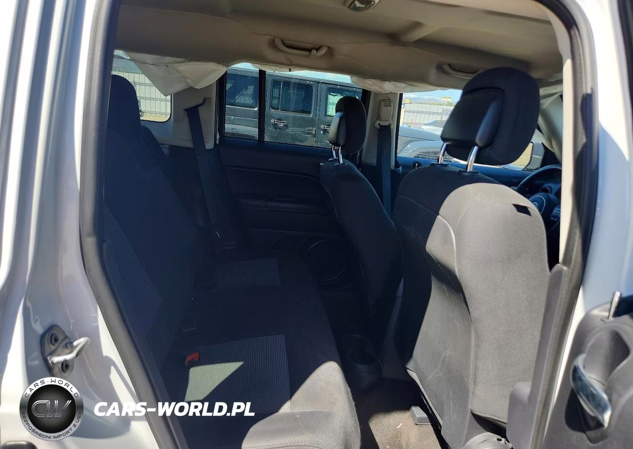2015 Jeep Patriot Latitude VIN:1C4NJRFB3FD324559 - 11