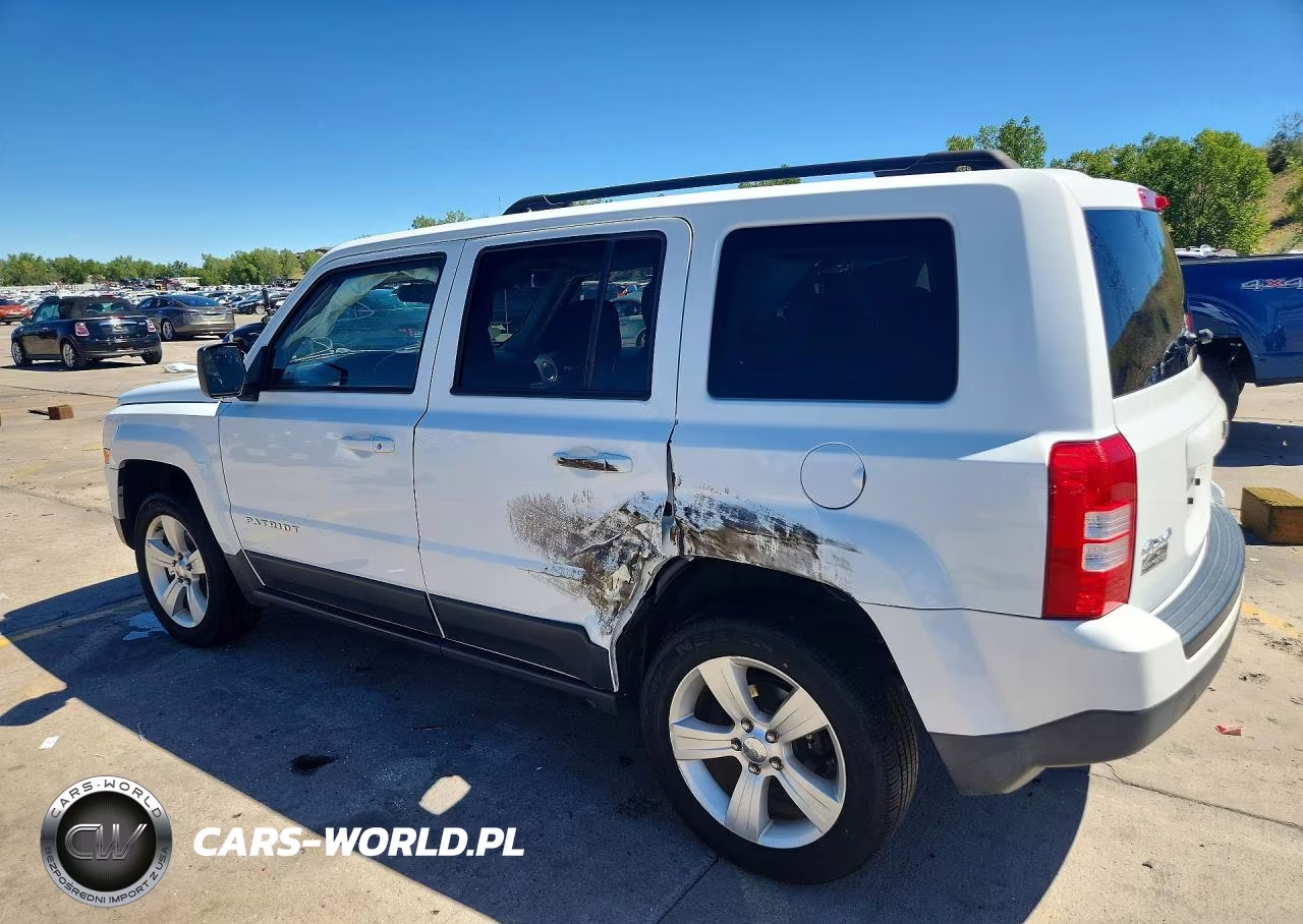 2015 Jeep Patriot Latitude VIN:1C4NJRFB3FD324559 - 2