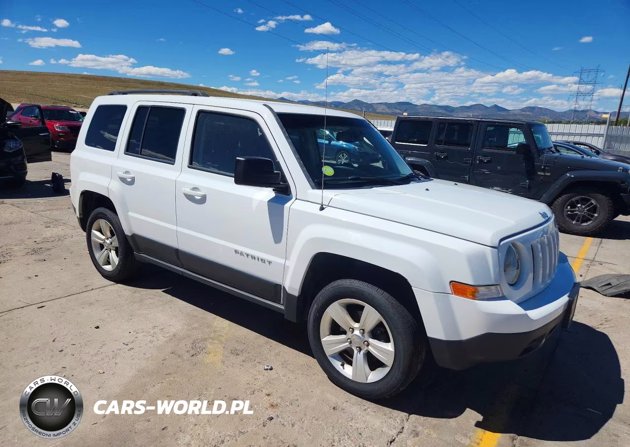 2015 Jeep Patriot Latitude VIN:1C4NJRFB3FD324559 - 4