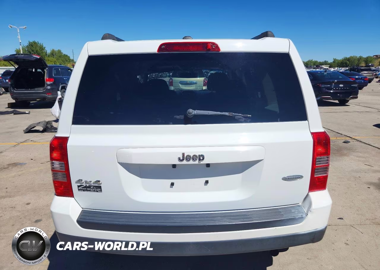 2015 Jeep Patriot Latitude VIN:1C4NJRFB3FD324559 - 6