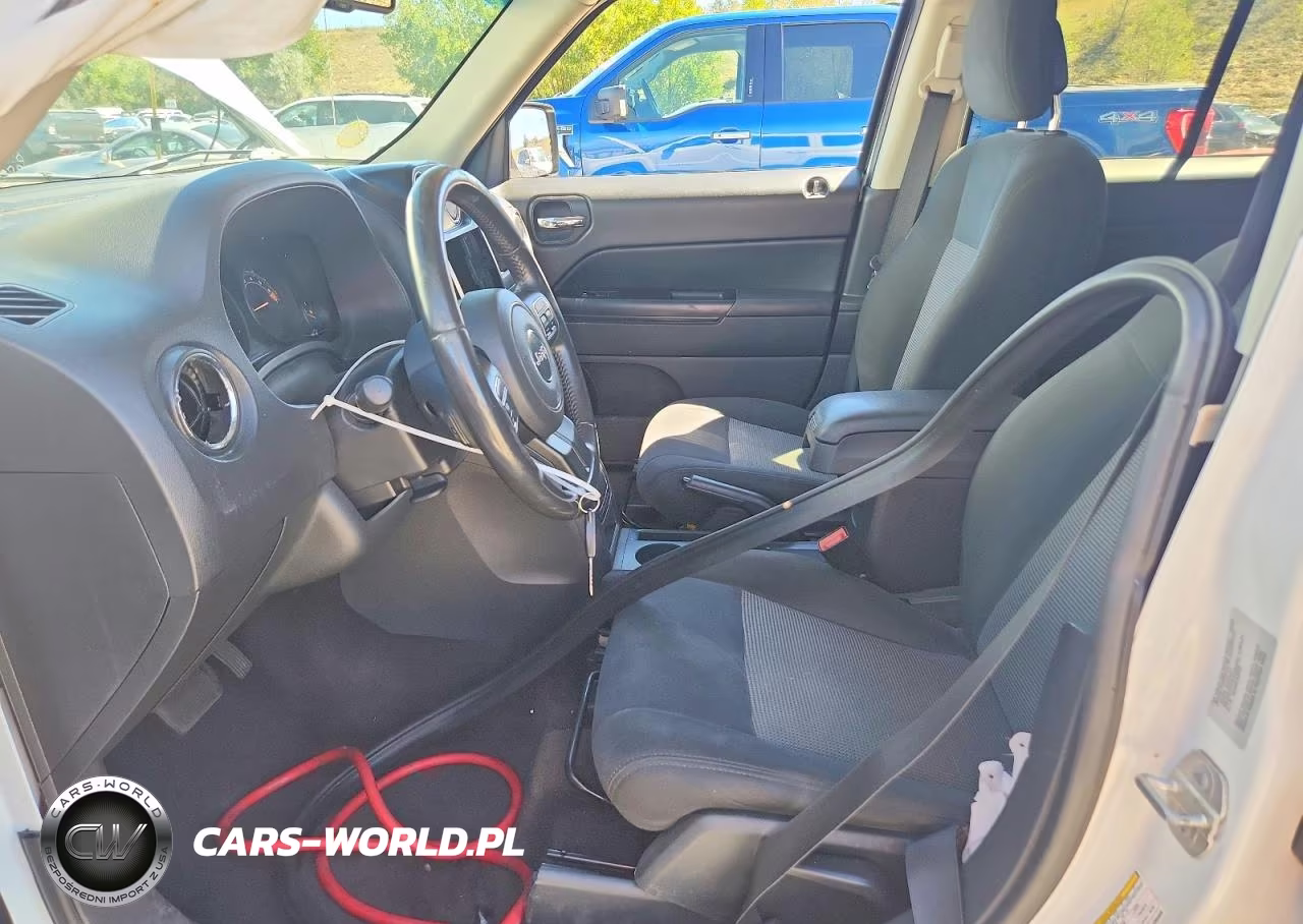 2015 Jeep Patriot Latitude VIN:1C4NJRFB3FD324559 - 7