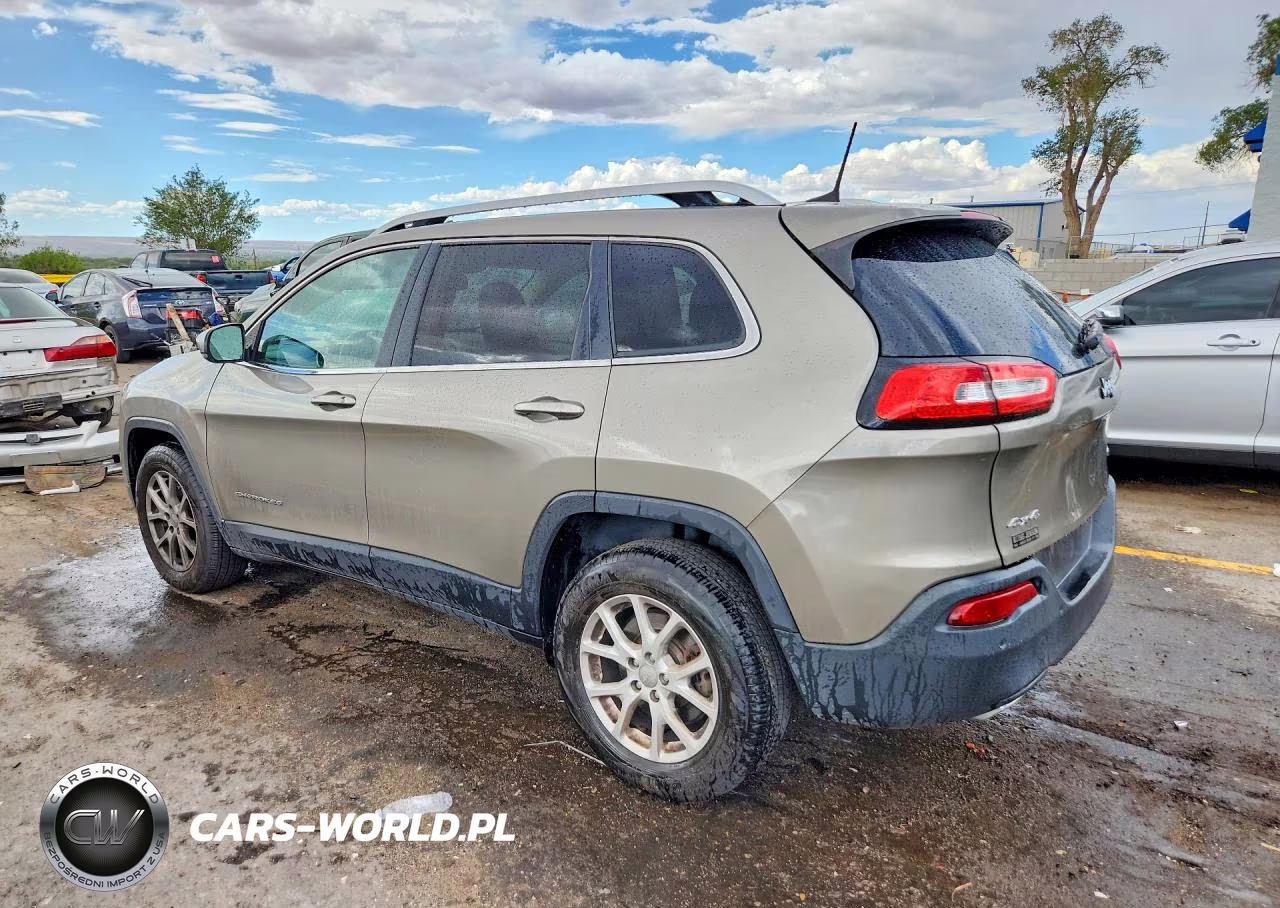 2017 Jeep Cherokee Latitude VIN:1C4PJMCS2HW596754 - 2