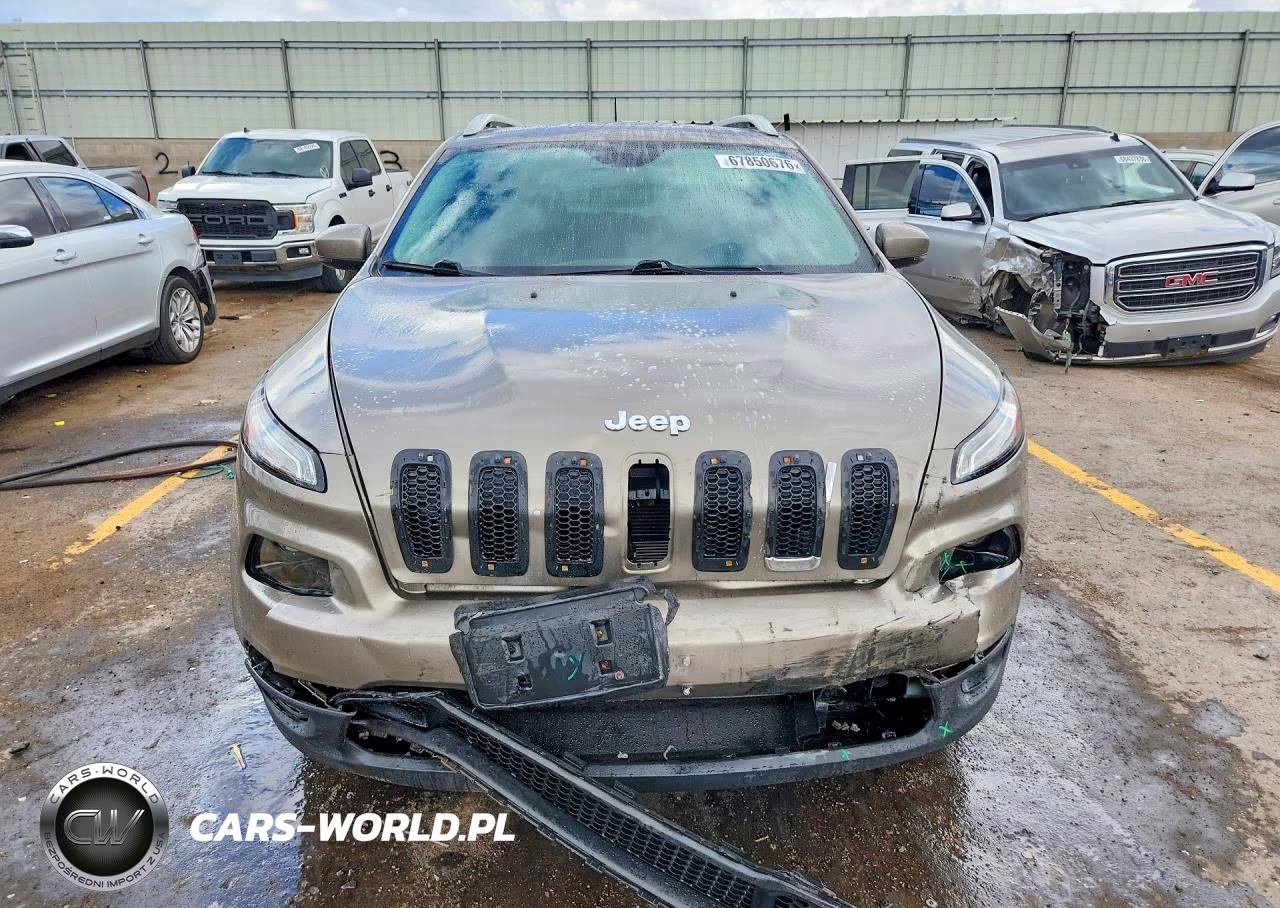 2017 Jeep Cherokee Latitude VIN:1C4PJMCS2HW596754 - 5