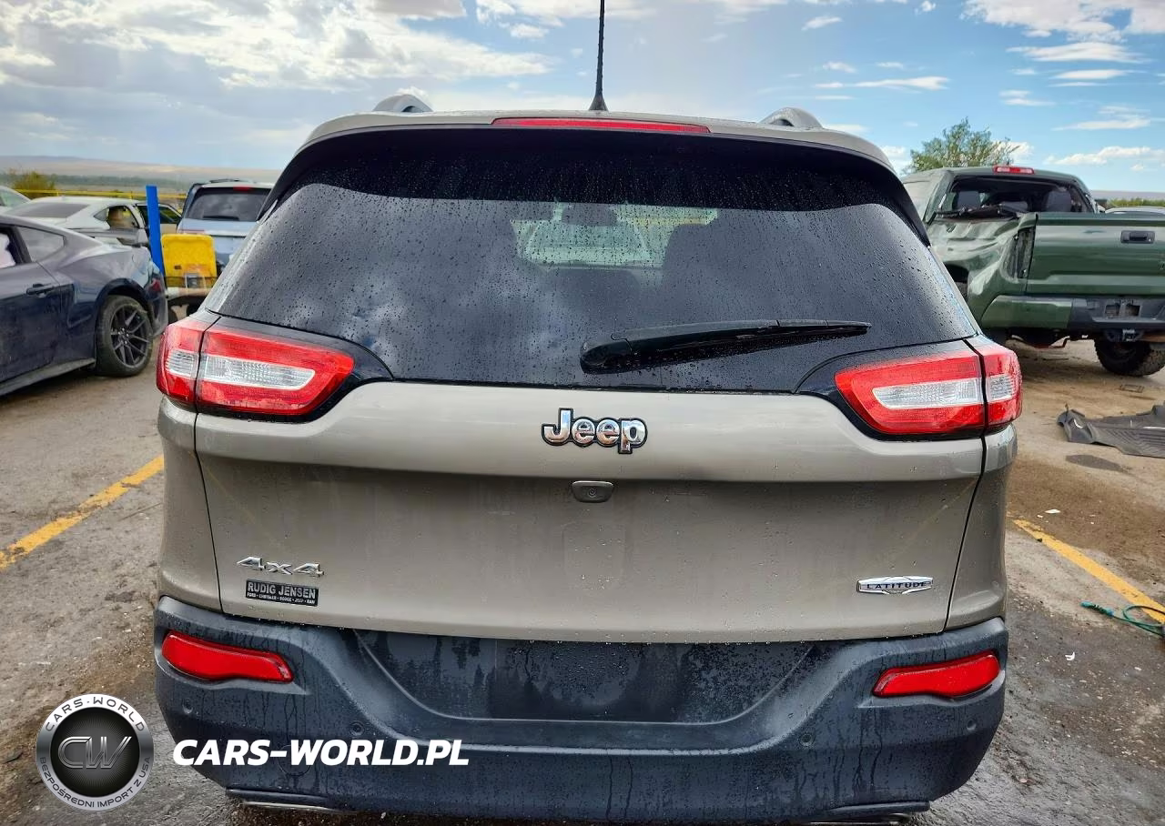 2017 Jeep Cherokee Latitude VIN:1C4PJMCS2HW596754 - 6