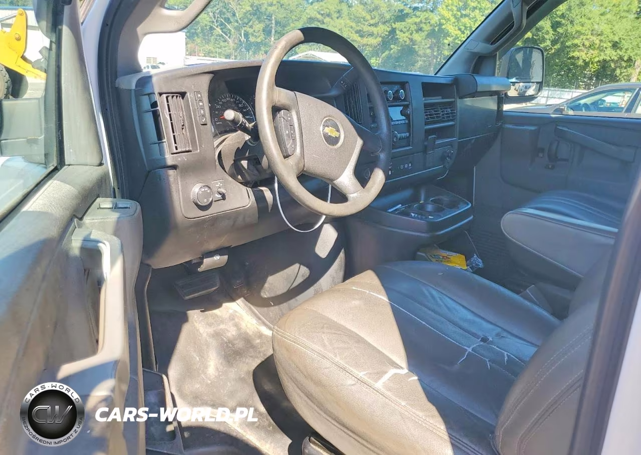2019 Chevrolet Express G2500 VIN:1GCWGAFP0K1166368 - 8