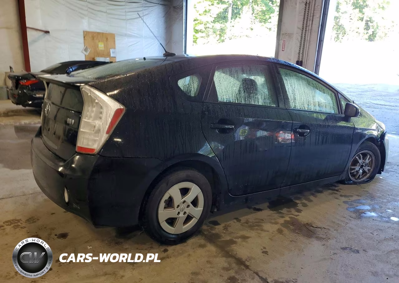 2011 Toyota Prius Two VIN:JTDKN3DU4B5355400 - 3