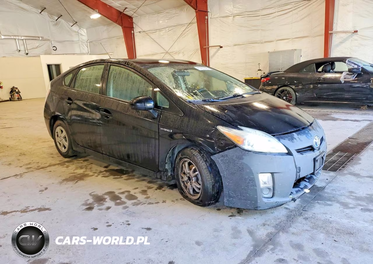 2011 Toyota Prius Two VIN:JTDKN3DU4B5355400 - 4