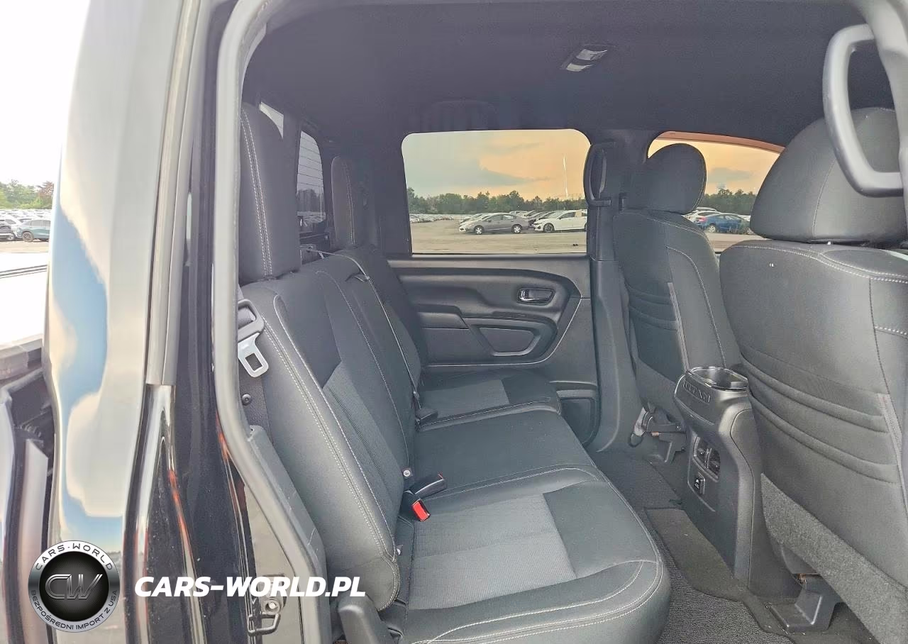 2018 Nissan Titan Sv VIN:1N6AA1E65JN528607 - 10