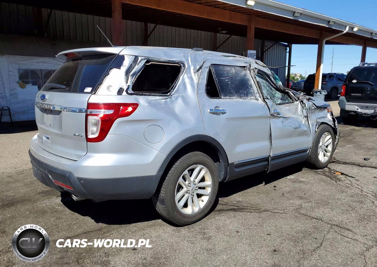 2012 Ford Explorer Xlt VIN:1FMHK8D82CGA17157 - 3