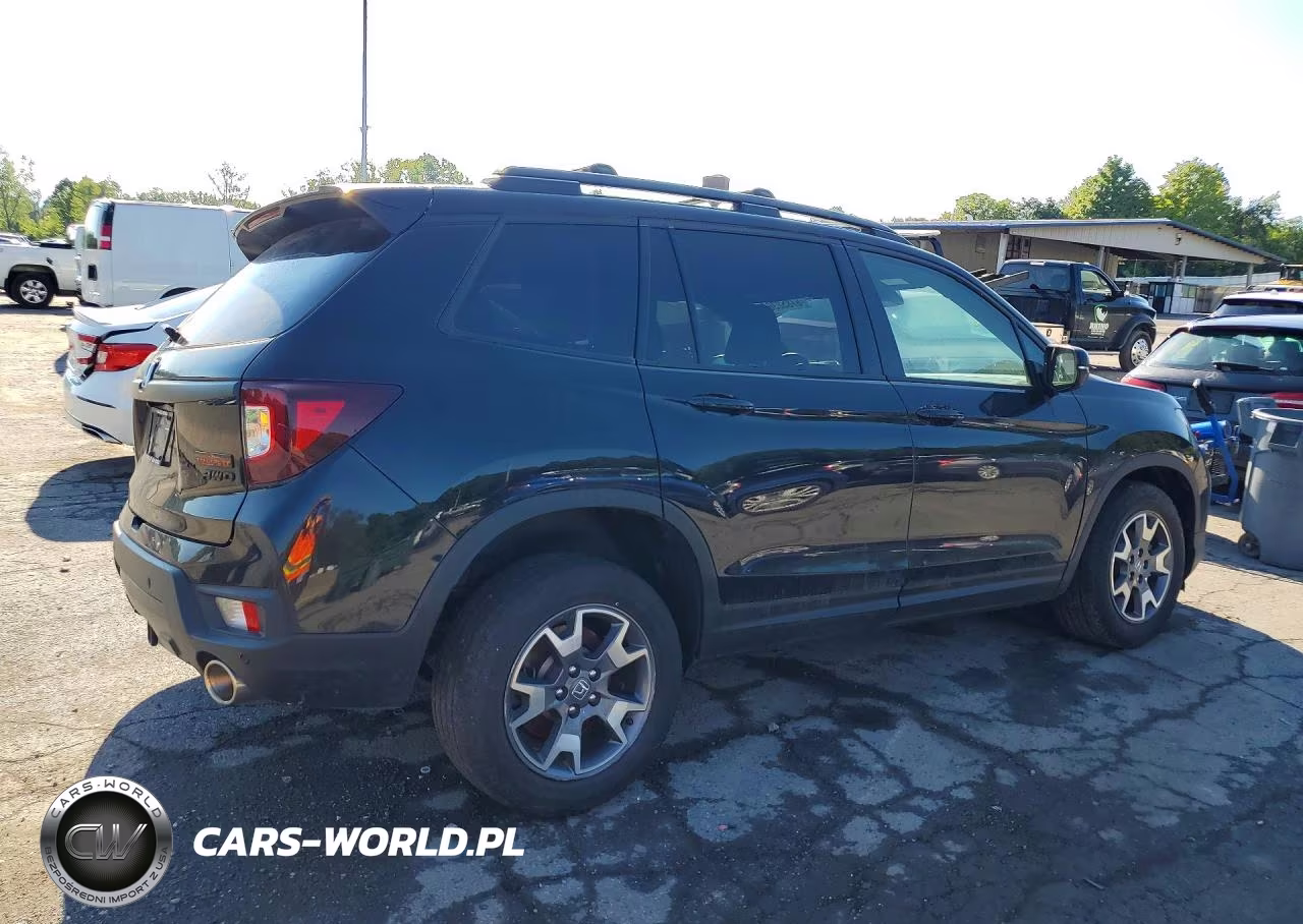 2023 Honda Passport Trail Sport VIN:5FNYF8H62PB024367 - 3