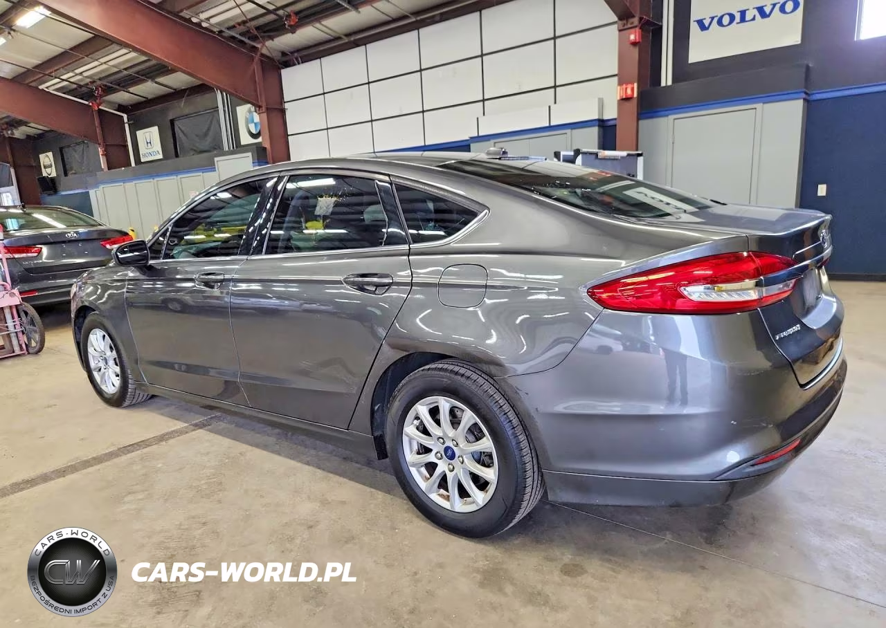 2018 Ford Fusion S VIN:3FA6P0G75JR227006 - 2