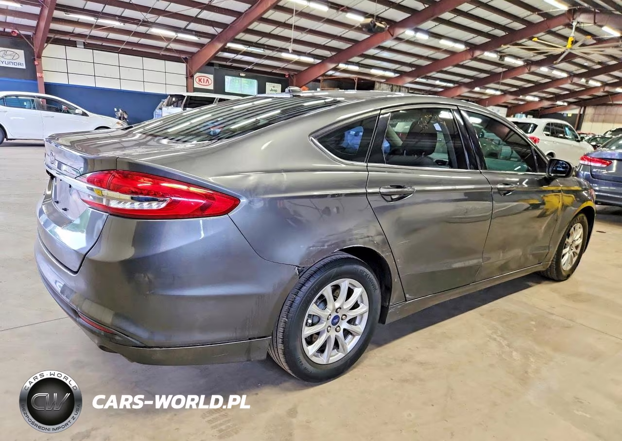 2018 Ford Fusion S VIN:3FA6P0G75JR227006 - 3