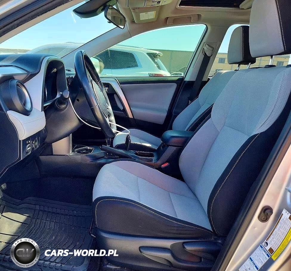 2017 Toyota Rav4 Hybrid Xle VIN:JTMRJREV3HD129030 - 7