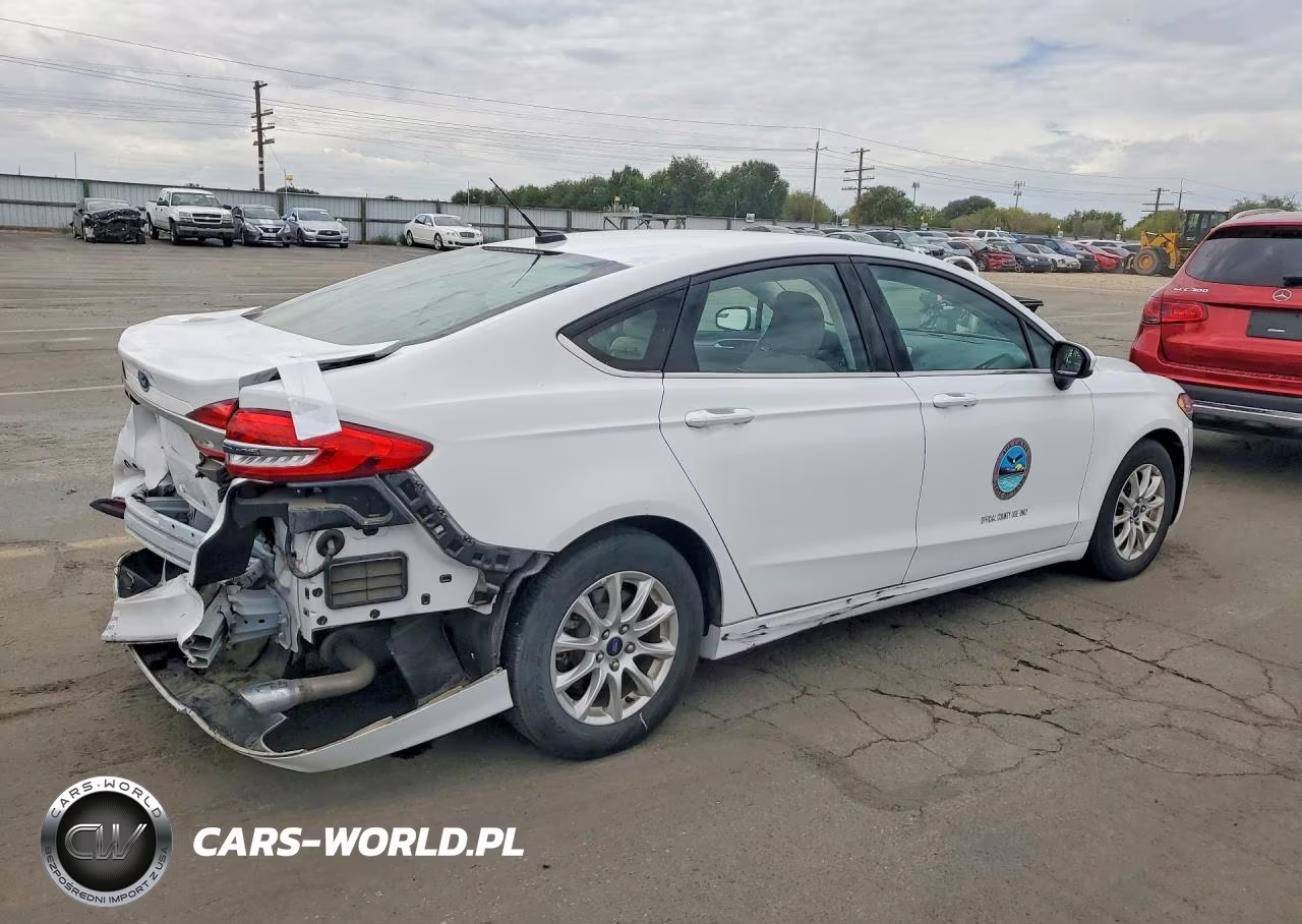 2018 Ford Fusion S VIN:3FA6P0G77JR253865 - 3