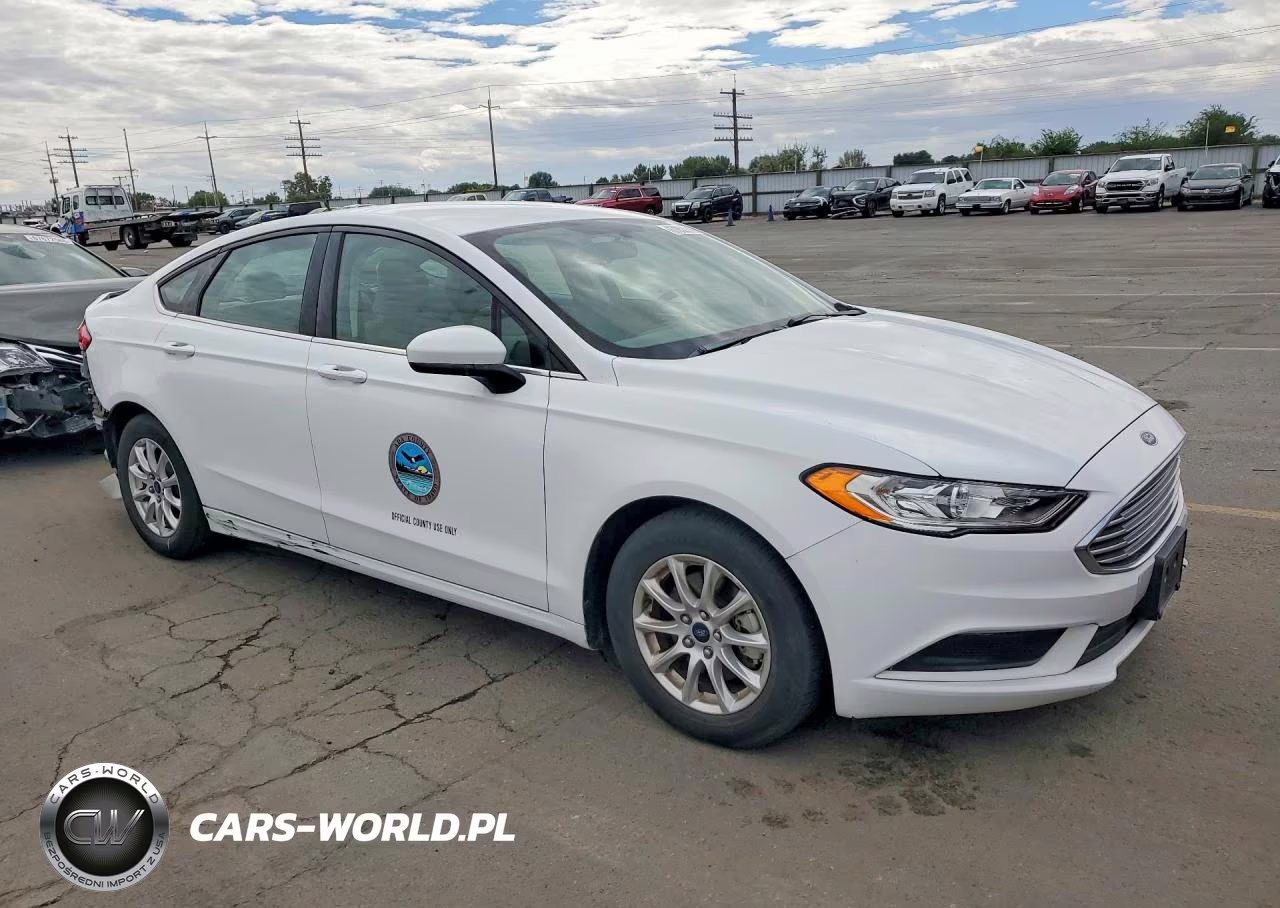 2018 Ford Fusion S VIN:3FA6P0G77JR253865 - 4
