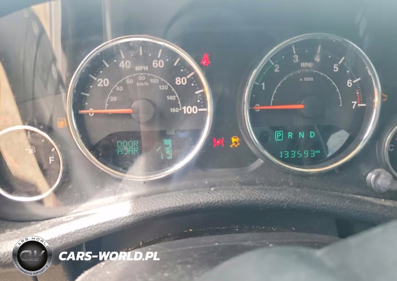 2018 Jeep Wrangler Unlimited Sport VIN:1C4BJWDG7JL871364 - 9