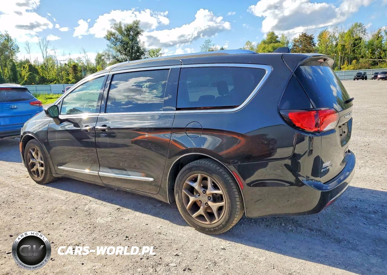 2018 Chrysler Pacifica Touring L Plus VIN:2C4RC1EG7JR227560 - 2