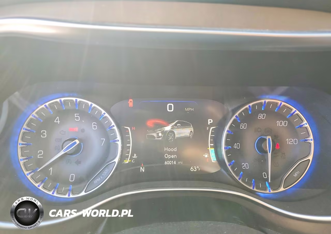 2018 Chrysler Pacifica Touring L Plus VIN:2C4RC1EG7JR227560 - 9