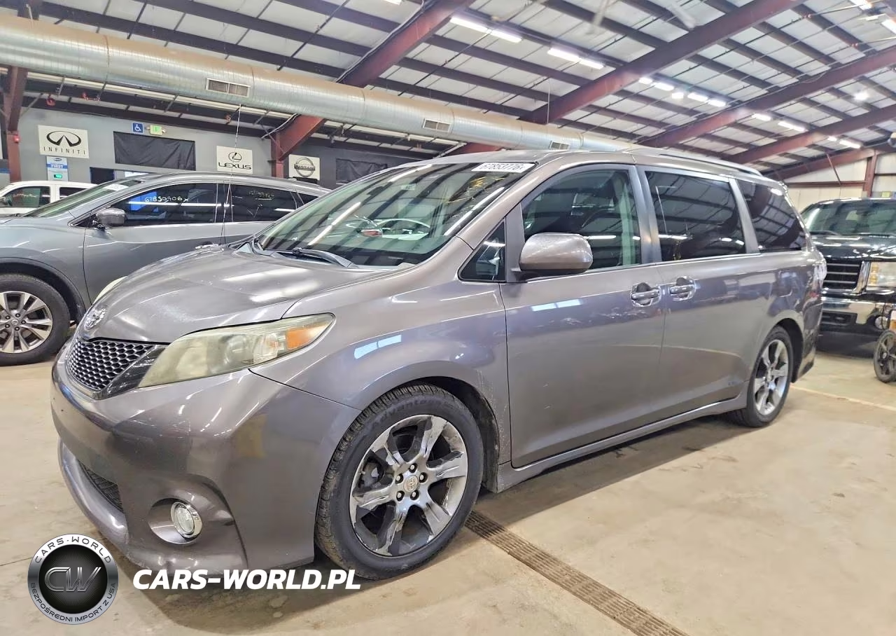 2012 Toyota Sienna Sport