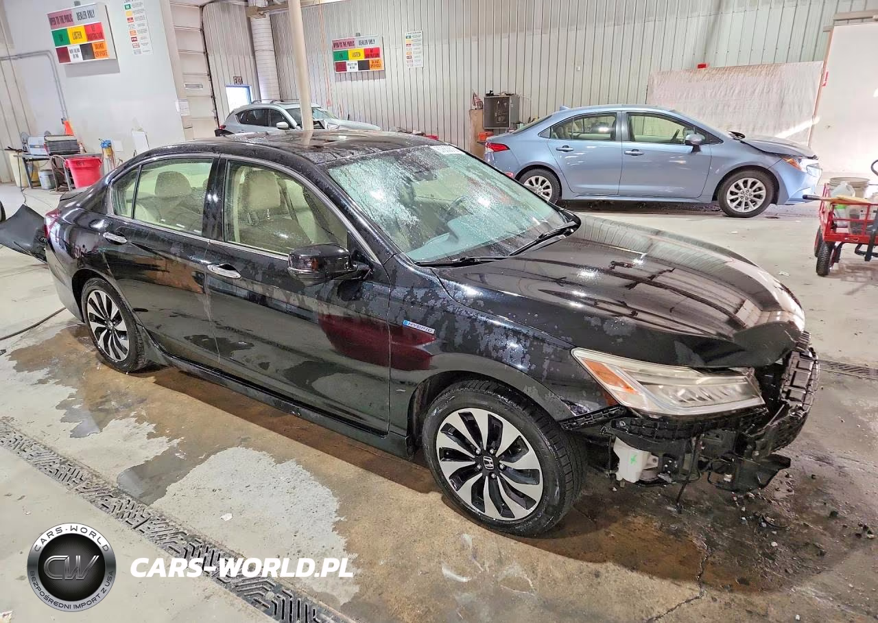 2017 Honda Accord Touring Hybrid VIN:JHMCR6F75HC029061 - 4