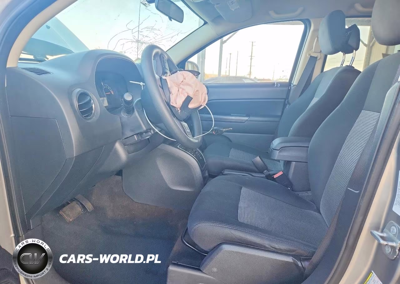 2014 Jeep Compass Sport VIN:1C4NJCBA6ED844604 - 7