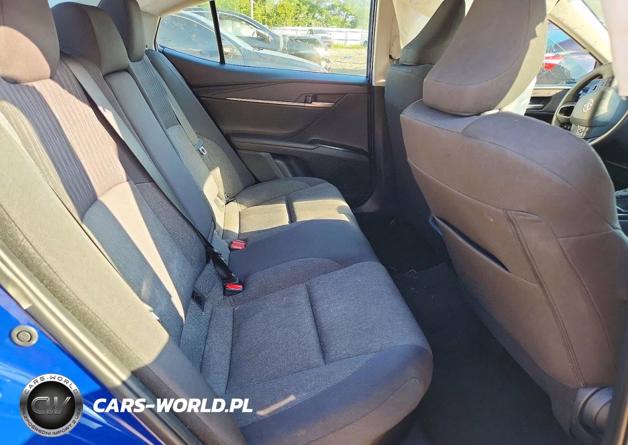 2025 Toyota Camry Le VIN:4T1DAACKXSU063535 - 10