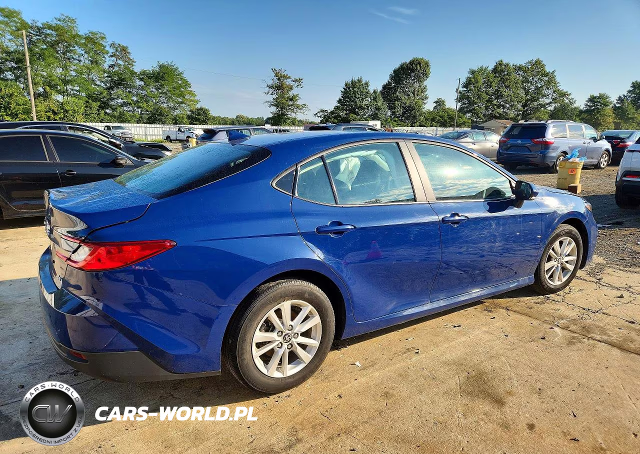 2025 Toyota Camry Le VIN:4T1DAACKXSU063535 - 3