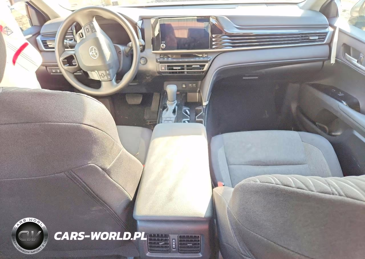 2025 Toyota Camry Le VIN:4T1DAACKXSU063535 - 8
