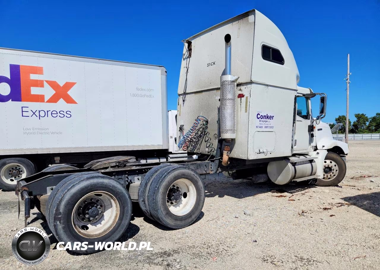 2004 International 9400I Semi Truck VIN:2HSCNAPR34C077766 - 3