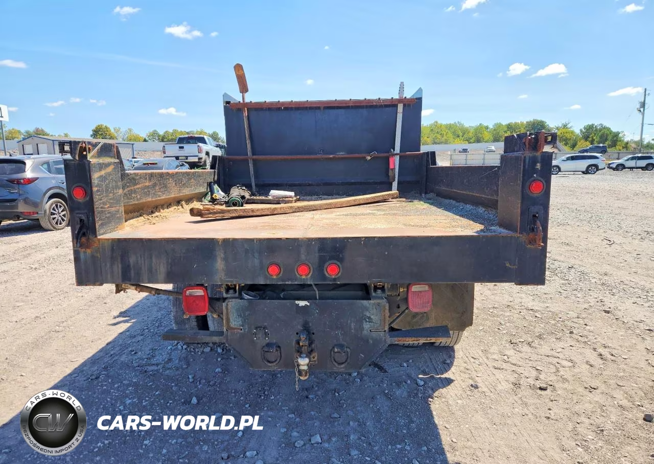 2016 Chevrolet Silverado C3500 VIN:1GB4CYCG8GF283775 - 6