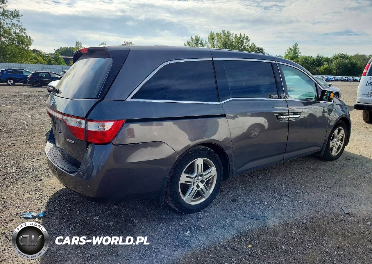 2012 Honda Odyssey Touring VIN:5FNRL5H93CB112134 - 3