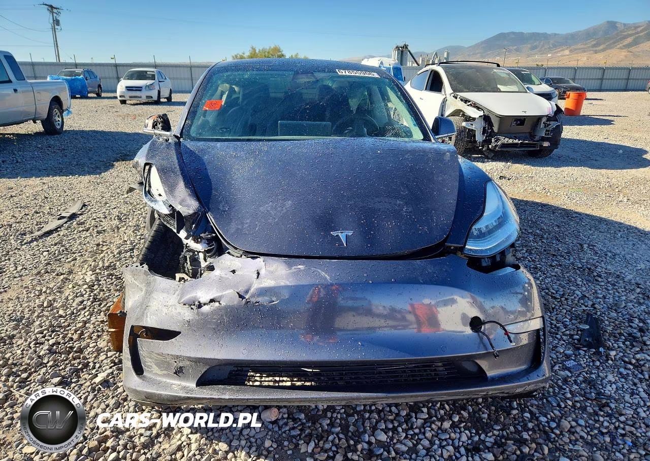 2019 Tesla Model 3 VIN:5YJ3E1EB8KF453673 - 5