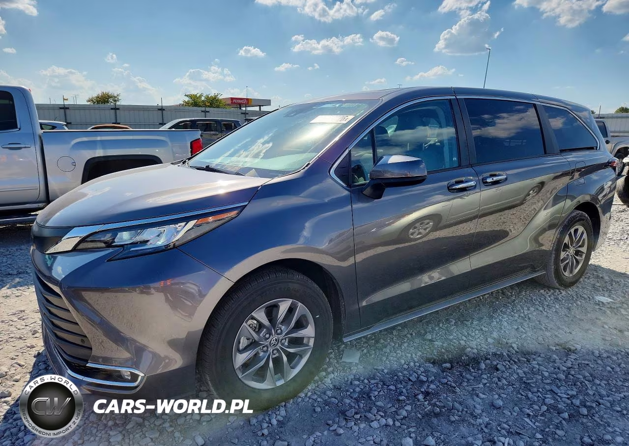 2023 Toyota Sienna Xle