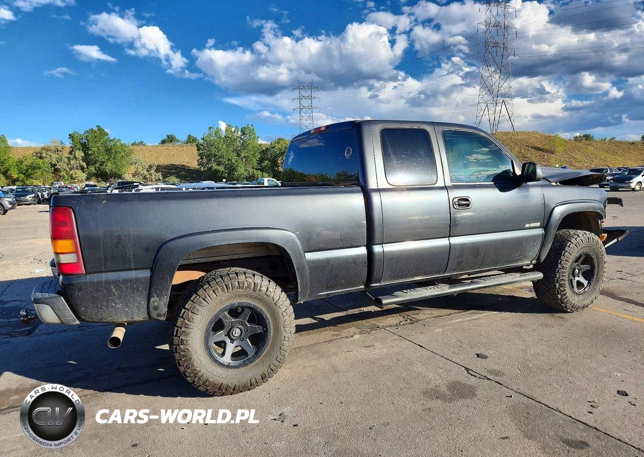 2001 Chevrolet Silverado K1500 VIN:2GCEK19T611390319 - 3