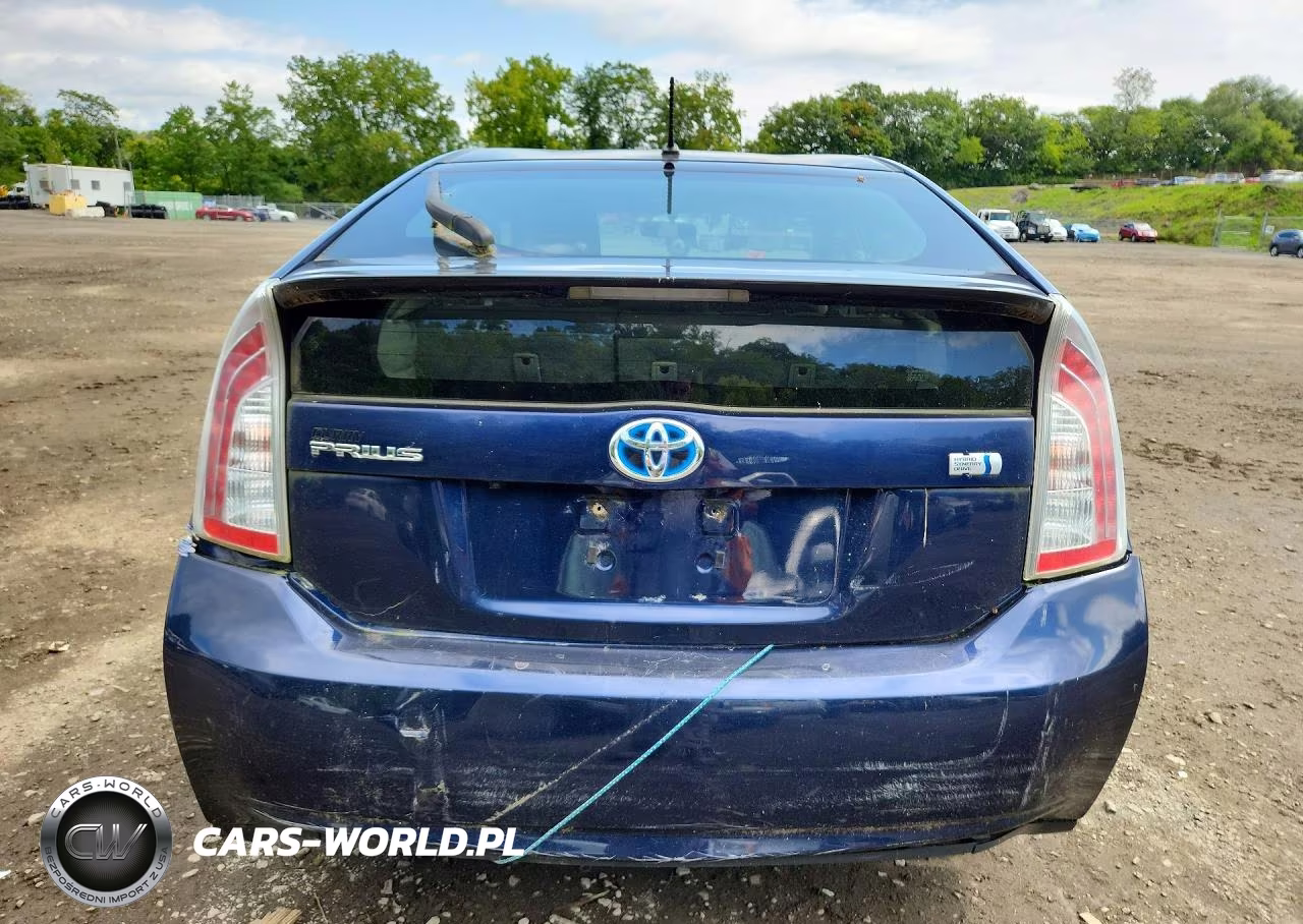 2015 Toyota Prius One VIN:JTDKN3DU8F0457222 - 6