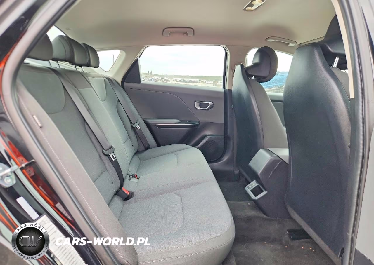 2025 Kia K4 Lxs VIN:3KPFT4DE5SE035710 - 10