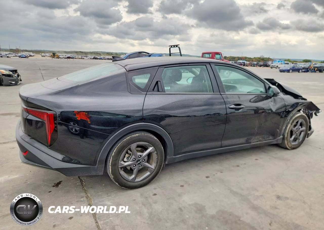 2025 Kia K4 Lxs VIN:3KPFT4DE5SE035710 - 3