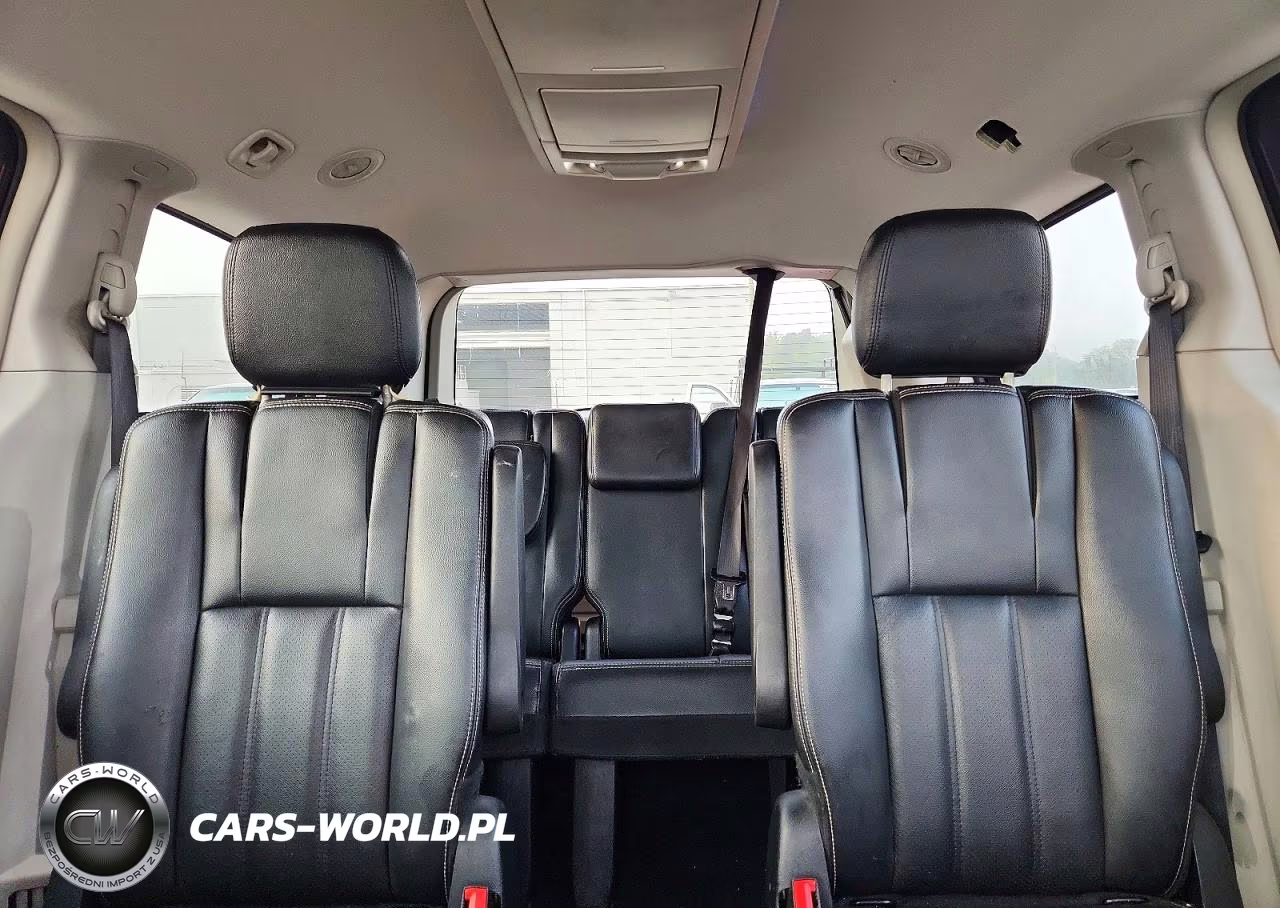 2017 Dodge Grand Caravan Crew VIN:2C4RDGDG1HR792981 - 10