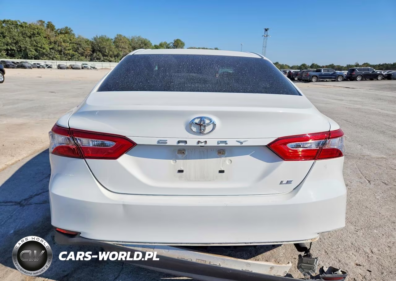 2018 Toyota Camry Le VIN:JTNB11HKXJ3004943 - 6