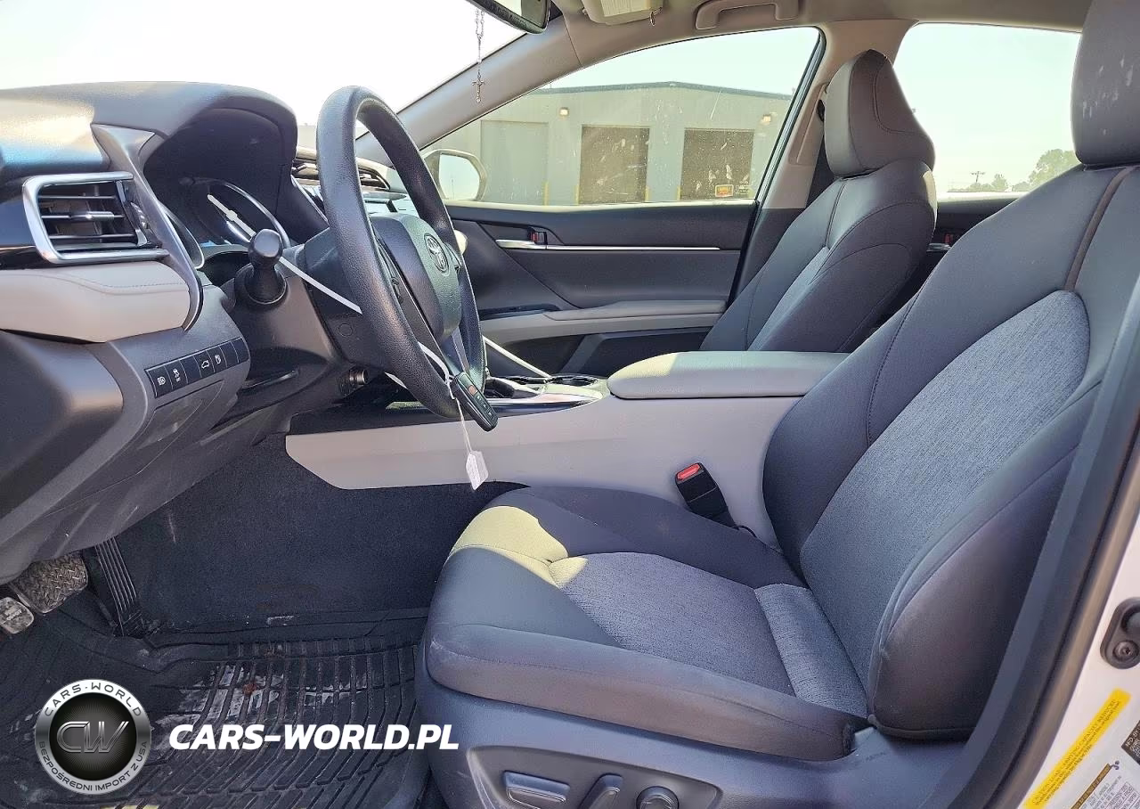 2018 Toyota Camry Le VIN:JTNB11HKXJ3004943 - 7