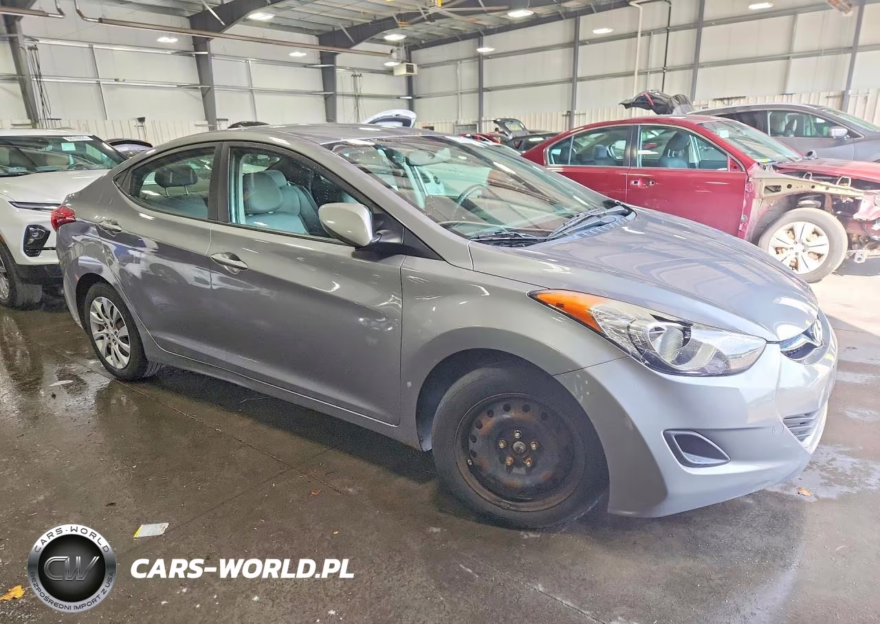 2013 Hyundai Elantra Gls VIN:KMHDH4AE5DU559503 - 4