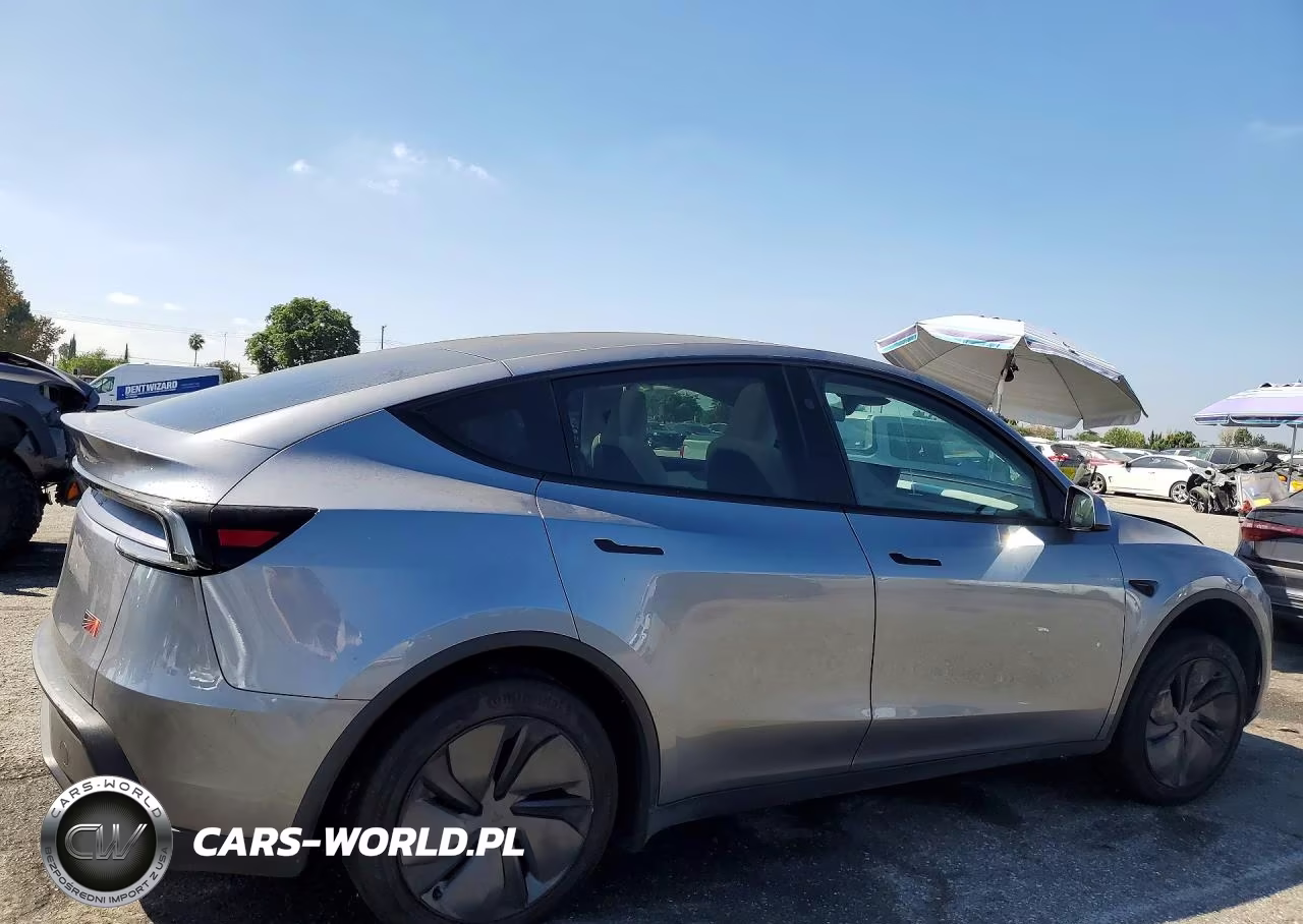 2026 Tesla Model Y VIN:7SAYGDEE9TF336586 - 3