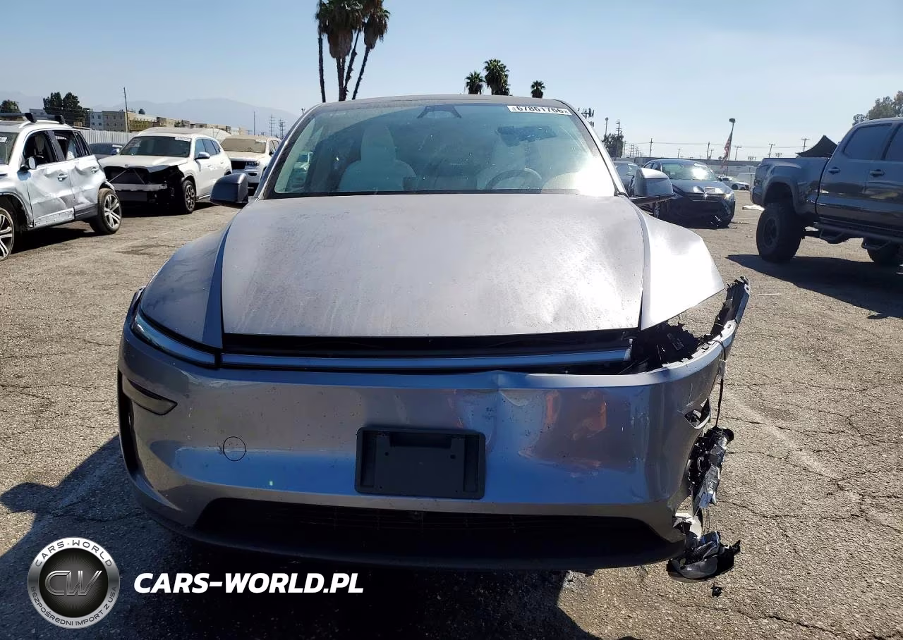 2026 Tesla Model Y VIN:7SAYGDEE9TF336586 - 5