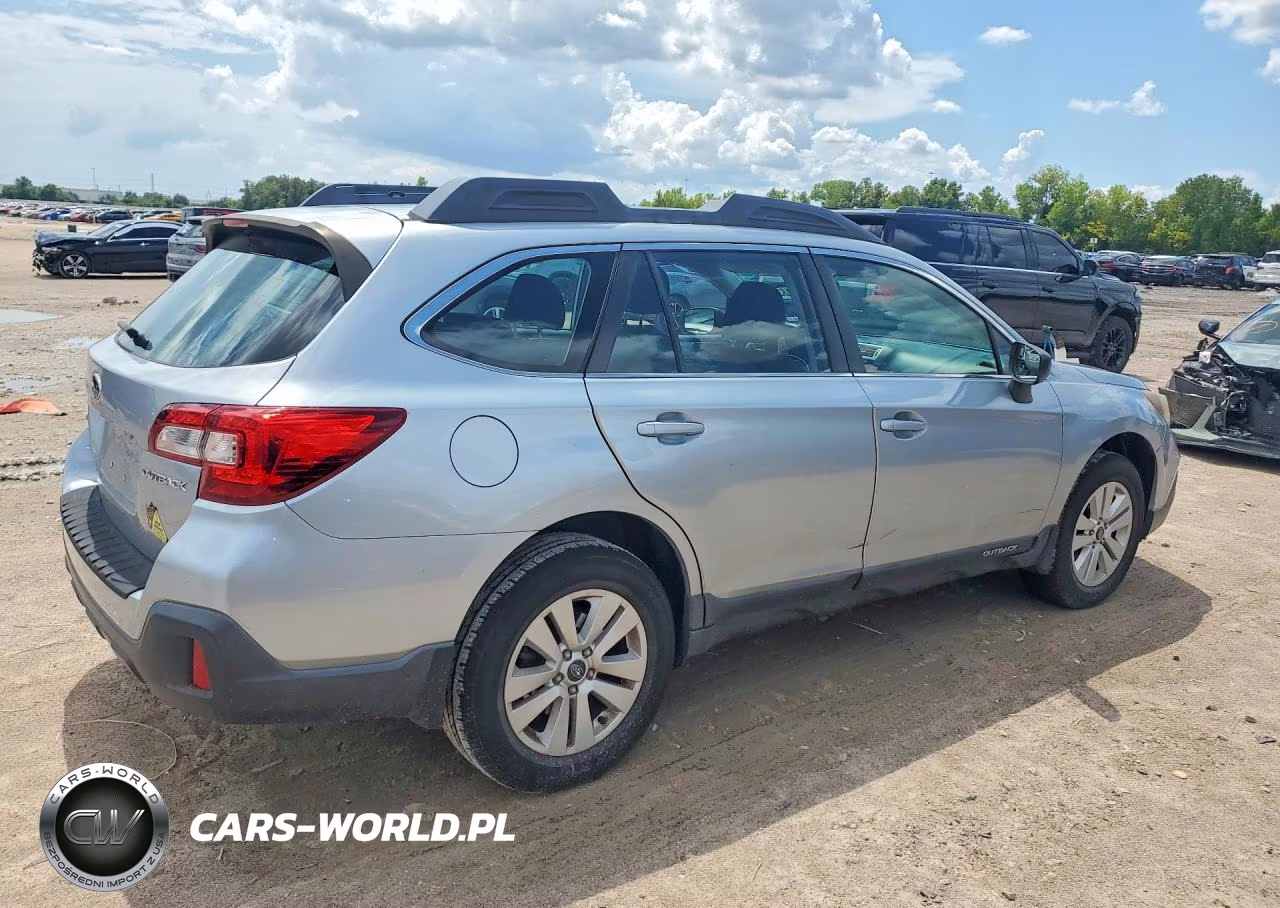 2018 Subaru Outback 2.5I VIN:4S4BSAAC1J3260002 - 3