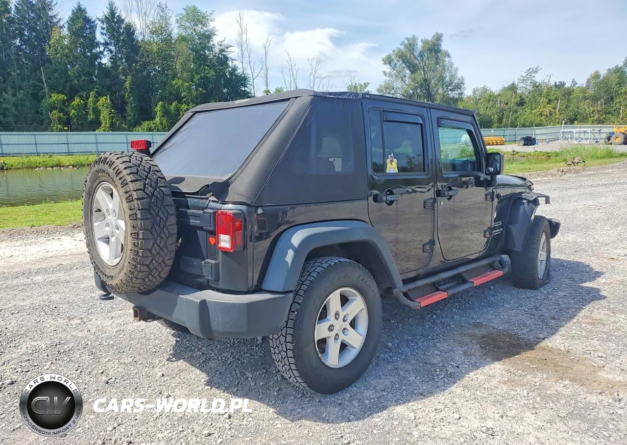 2015 Jeep Wrangler Unlimited Sport VIN:1C4HJWDGXFL648480 - 3